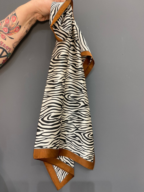 Apaszka XXIV zebra Apaszka XXIV zebra