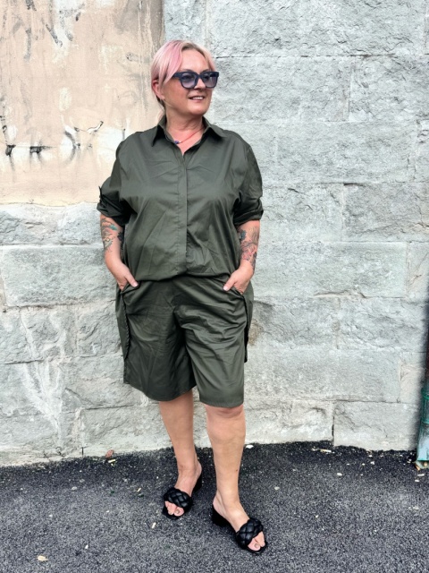 Szorty ELENA oliwka Szorty ELENA oliwka