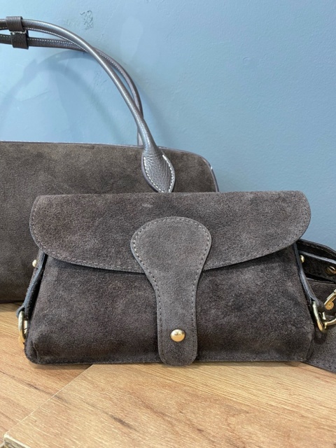 Nerka torebka MOVI skóra dark choco Nerka torebka MOVI skóra dark choco