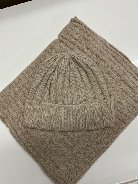 Czapka i szal MIRA latte