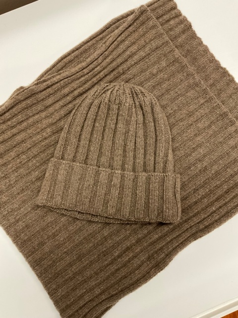 Czapka i szal MIRA camel