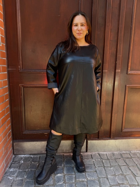 Sukienka FERA Rivabella czarna