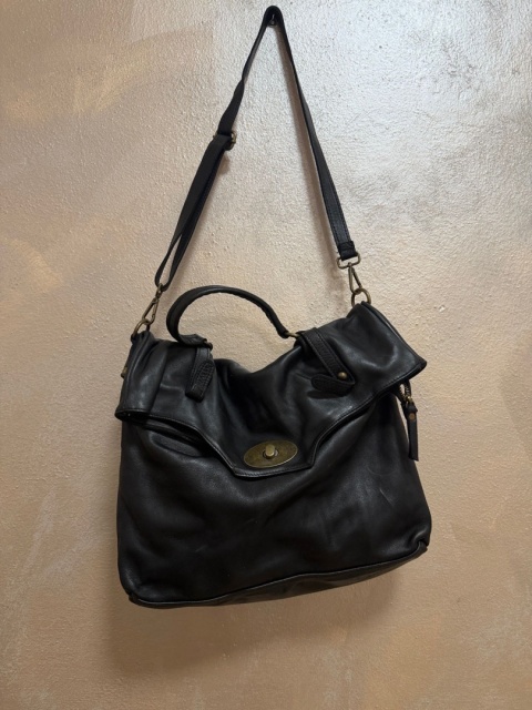 Torebka skórzana BERTA czarna