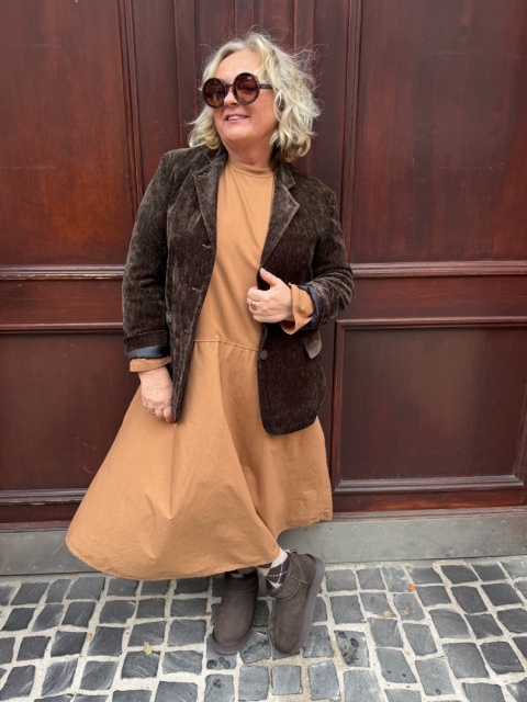 Sukienka Moka — bawełniany oversize z kieszeniami Wiya camel