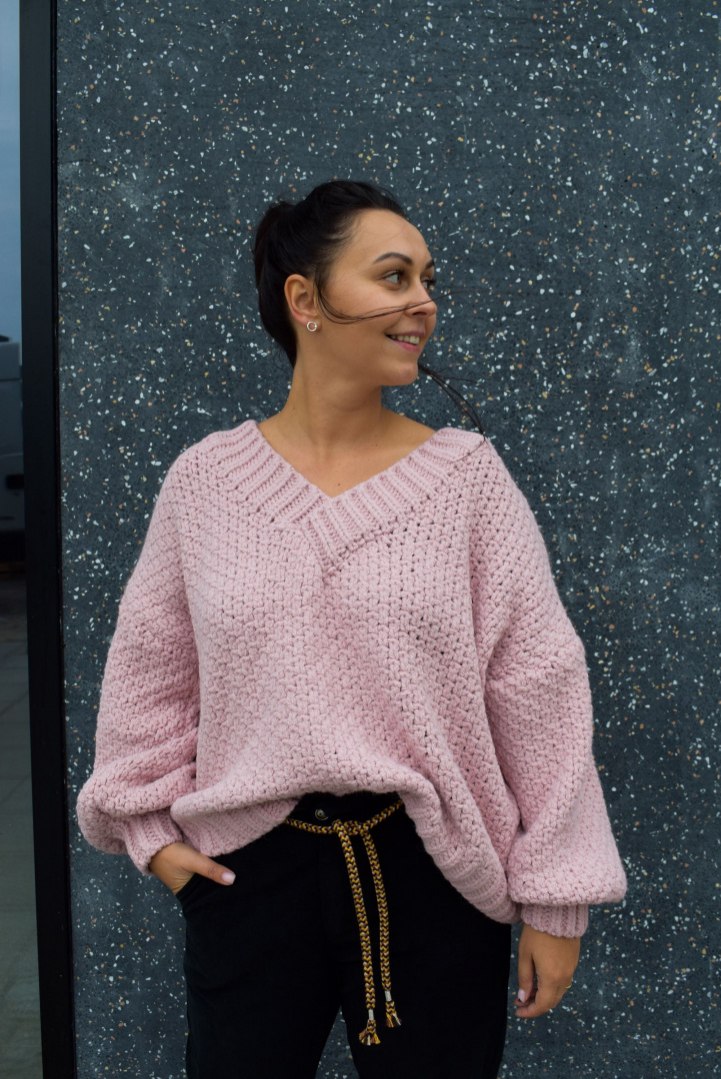 różowy sweter różowy sweter