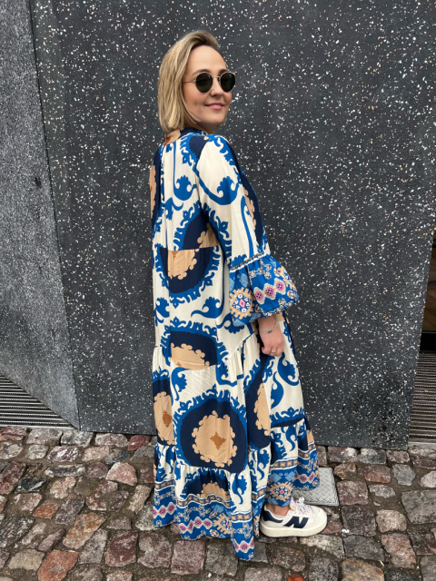 niebieska sukienka niebieska sukienka
