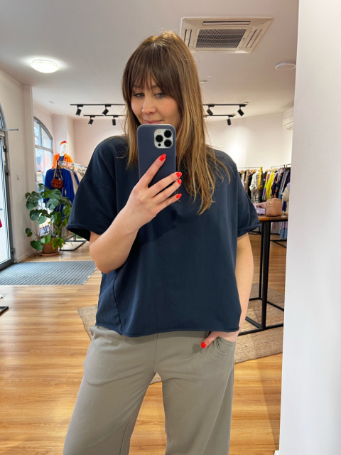 Bluzka Bluza FIDŻI Wendy Trendy granat Bluzka Bluza FIDŻI Wendy Trendy granat