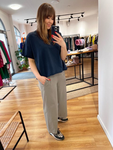 Bluzka Bluza FIDŻI Wendy Trendy granat Bluzka Bluza FIDŻI Wendy Trendy granat