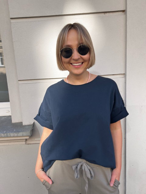 Bluzka Bluza FIDŻI Wendy Trendy granat Bluzka Bluza FIDŻI Wendy Trendy granat