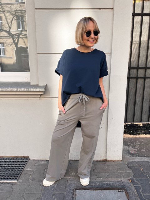 Bluzka Bluza FIDŻI Wendy Trendy granat Bluzka Bluza FIDŻI Wendy Trendy granat