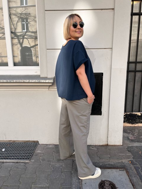 Bluzka Bluza FIDŻI Wendy Trendy granat Bluzka Bluza FIDŻI Wendy Trendy granat