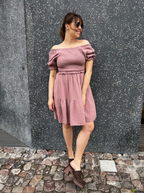 Sukienka FIONA brudny róż Sukienka FIONA brudny róż