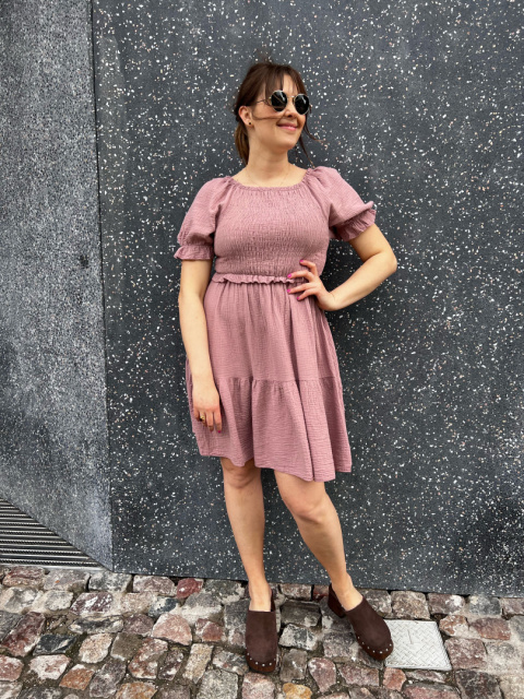 Sukienka FIONA brudny róż Sukienka FIONA brudny róż